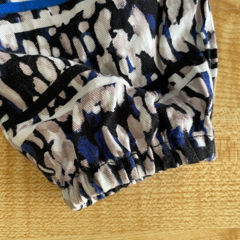 Jennifer Lopez blouse - Picture 3 of 4